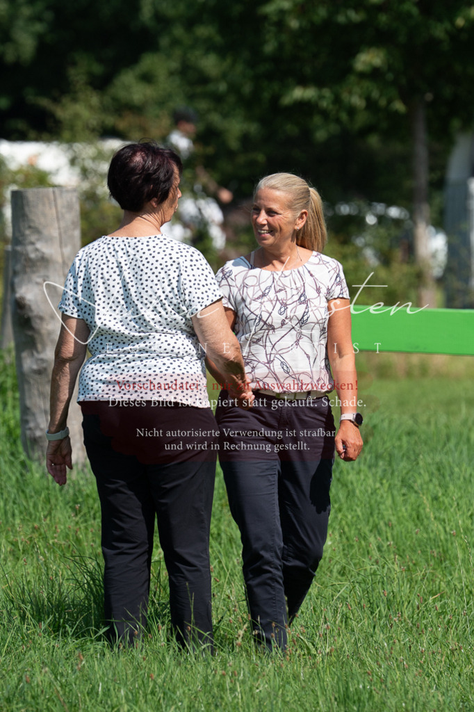 DSC_0773 | Pferde- und Turnierfotografie in Westsachsen. Pferdeportraits, Auftragszeichnungen und intuitive Kunst.