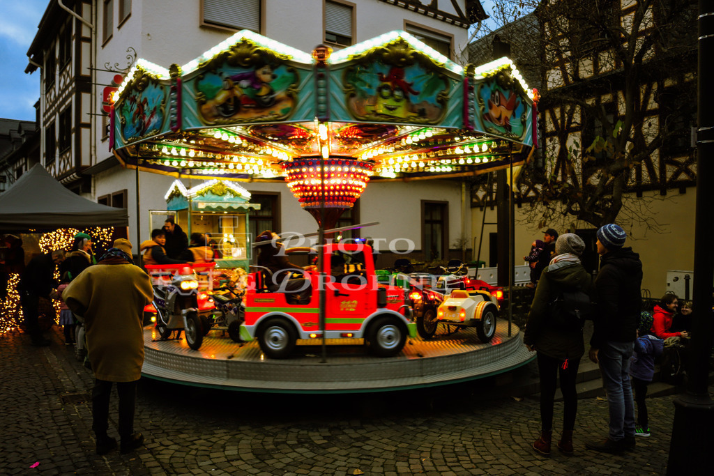 Weihnachtsmarkt Oberwesel 2022-1312 | Der Weihnachtsmarkt in Oberwesel ist jedes Jahr ein Publikumsmagnet. Wir bieten die schönsten Momente auf unseren Fotos. Kostenlos anschauen und online bestellen. - Realisiert mit Pictrs.com