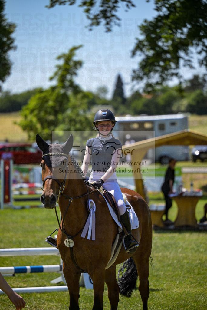Reitturnier Voxtrup | Entdecke hochwertige Reitturnierfotos von Foto Oger. Professionell, emotional und authentisch – jetzt Lieblingsmomente im Shop bestellen.Deutschlandweite Turnierfotografie. - Realisiert mit Pictrs.com