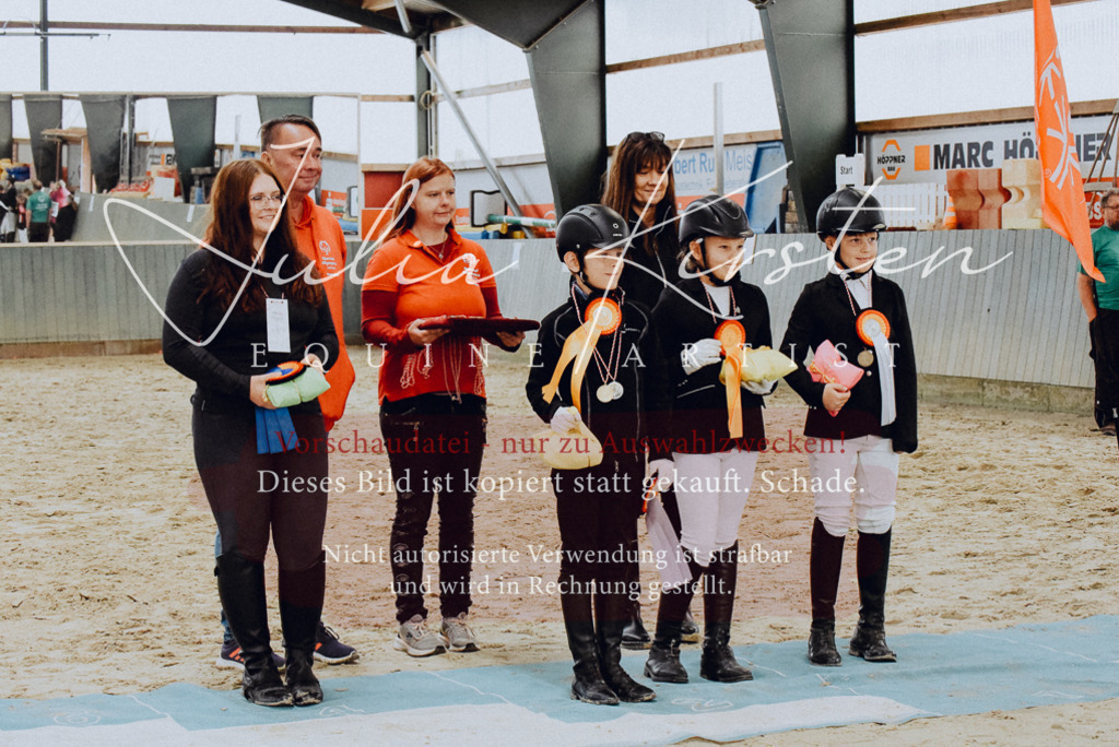 DSC_7099 | Pferde- und Turnierfotografie in Westsachsen. Pferdeportraits, Auftragszeichnungen und intuitive Kunst.