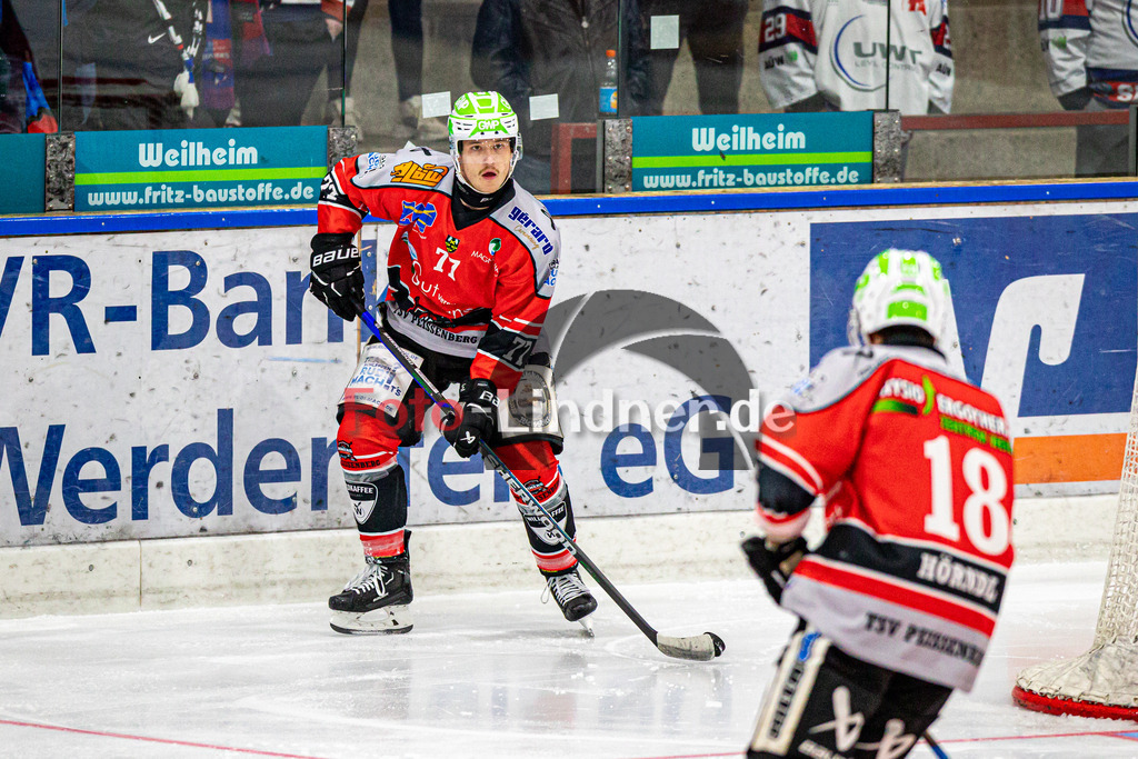 TSV Peißenberg MINERS vs ESC Kempten SHARKS | Eishockey Bayernliga Herren Vorrunde 2024/2025, TSV Peißenberg MINERS vs ESC Kempten SHARKS, 20241018,Bernhard SCHMID (MINERS 77) in Aktion, Freisteller,2024-10-18 in Peißenberg (Eisstadion)Bernhard SCHMID (MINERS 77)Copyright: WolfgangxLindner foto-lindner.de