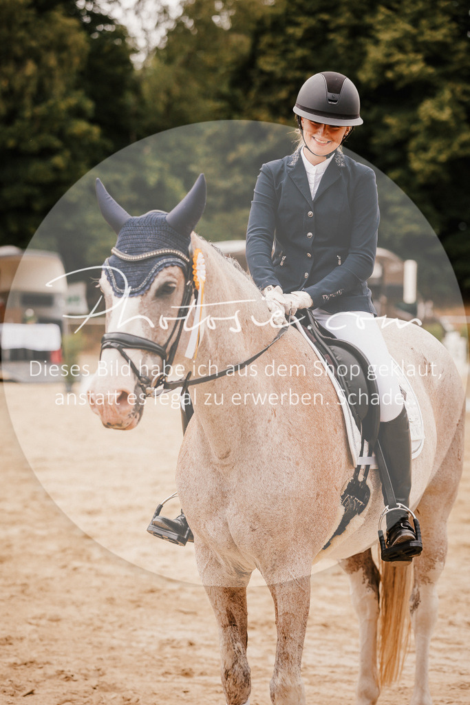 3I6A6392 | Stimmungsvolle Portraits und Reitsportfotografie im Ruhrgebiet und im Münsterland.

Pferdefotografie, Hundefotografie, Tierfotografie, Reportagen, Portraits von Tier und Mensch, Turnierfotografie in Bochum, Recklinghausen, Marl, Haltern am See, Dülmen.. - Realisiert mit Pictrs.com