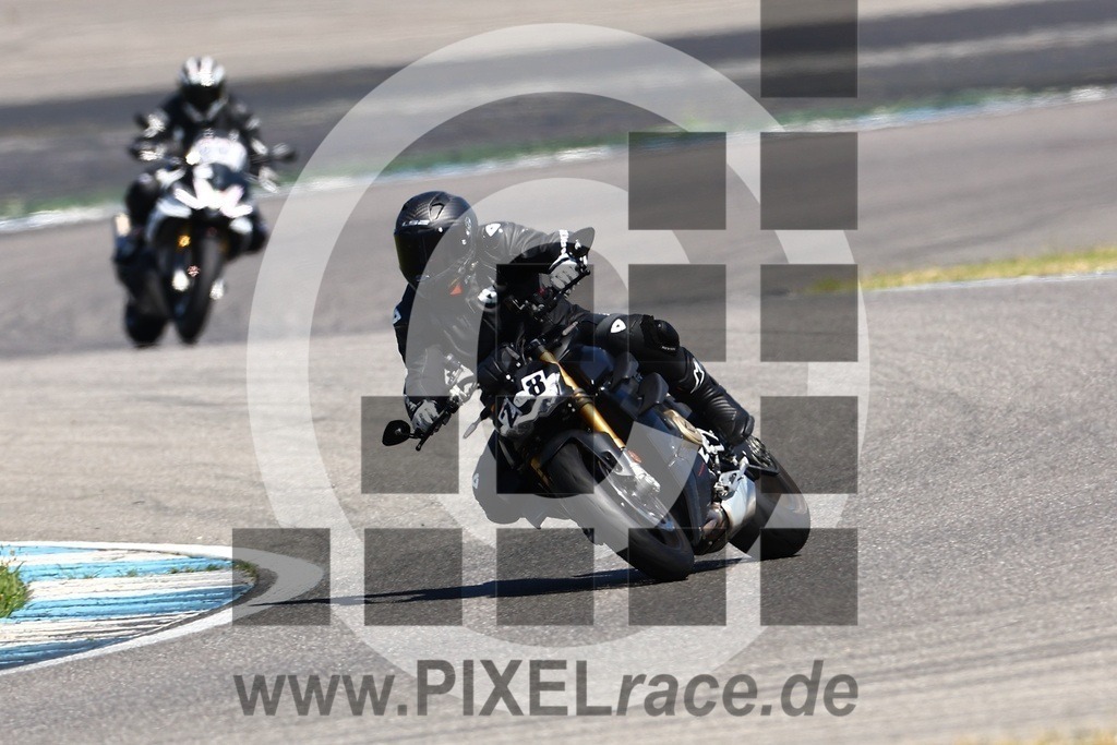 0028-20240625_04074 | Schöne Erinnerungen an spannende Momente - das festzuhalten ist unser Job. PIXELrace.de ist seit 2003 auf den Rennstrecken Europas unterwegs um die Action draußen beim Fahren und die wunderbare Stimmung imm Fahrerlager für euch einzufangen.