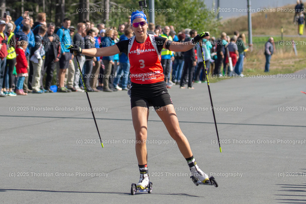 Deutsche Meisterschaften Biathlon 2018 | Deutsche Meisterschaften Biathlon 2018, Massenstart Frauen am 15.09.2018 in der DKB SKI ARENA in Oberhof, (Deutschland)

Bild: Franziska Preuss vom SC Haag / Zoll (3) - Realisiert mit Pictrs.com