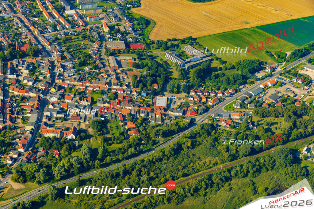 Übersichts Bild Ribnitz-Damgarten - Die Luftaufnahme wurde 2025 vom UL-Flugzeug heraus erstellt ( keine Drohnenaufnahme ) - Hochauflösende Luftaufnahme - für Wandbilder und großformatige Ausdrucke geeignet. Das besondere Geschenk!Hier alle&nbsp;Infos zur Lizenzierung der LuftaufnahmeWir fliegen auch dieses Jahr wieder in Ihre Region um Luftbilder zu erstellen.- Luftbild anfragen