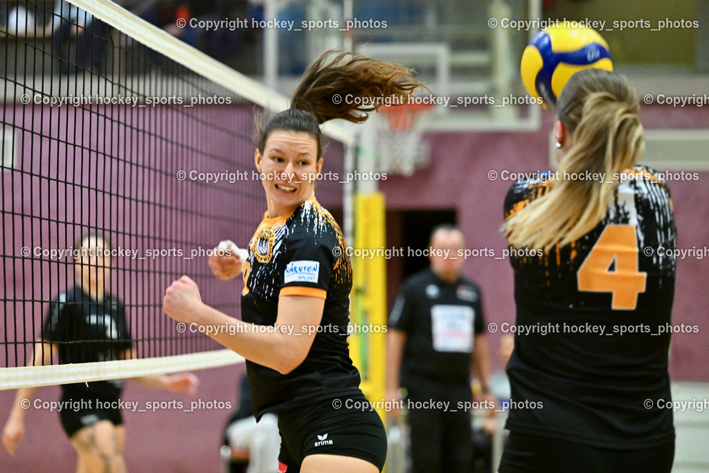 ASKÖ Volley Eagles Villach vs. VC Hausmannstätten | #19 RABENSTEINER Stefanie ASKÖ Volley Eagles Villach, #4 KOOPMAN Marjon ASKÖ Volley Eagles Villach, ASKÖ Volley Eagles Villach vs. VC Hausmannstätten, ASKÖ Volley Eagles Villach vs. VC Hausmannstätten am 01.02.2025 in Villach (Ballspielhalle Lind), Austria, (Photo by Bernd Stefan)