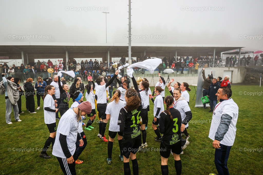 A-BINDER_20240601_0098 | St.Stefan,AUSTRIA,01.June.24 - SOCCER - Zaunergroup OOE Ladies Cuo, LASK vs FCPS. Image shows the rejoicing of Kematen.Photo: Sportmediapics.com/ Manfred Binder