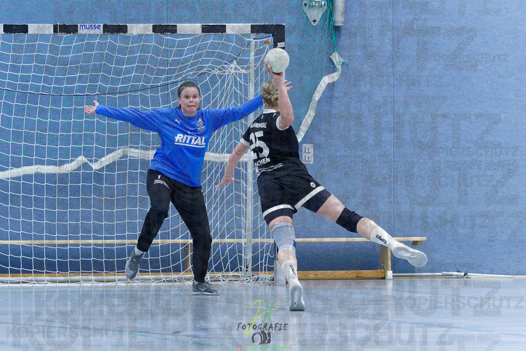 Handball Frauen Oberliga Mitte, HSG Eibelshausen/Ewersbach - HSG Lumdatal | Handball Frauen Oberliga Mitte, HSG Eibelshausen/Ewersbach - HSG Lumdatal am 21.02.2026 in Dietzhölztal-Steinbrücken (Sporthalle am Hammerweiher)Photo © 2026 - Jörg Heinrich - Realisiert mit Pictrs.com