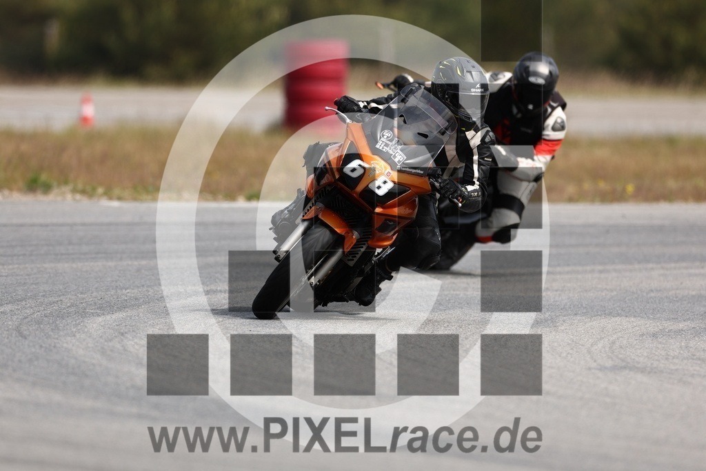 0068-20240510_05613 | Schöne Erinnerungen an spannende Momente - das festzuhalten ist unser Job. PIXELrace.de ist seit 2003 auf den Rennstrecken Europas unterwegs um die Action draußen beim Fahren und die wunderbare Stimmung imm Fahrerlager für euch einzufangen.