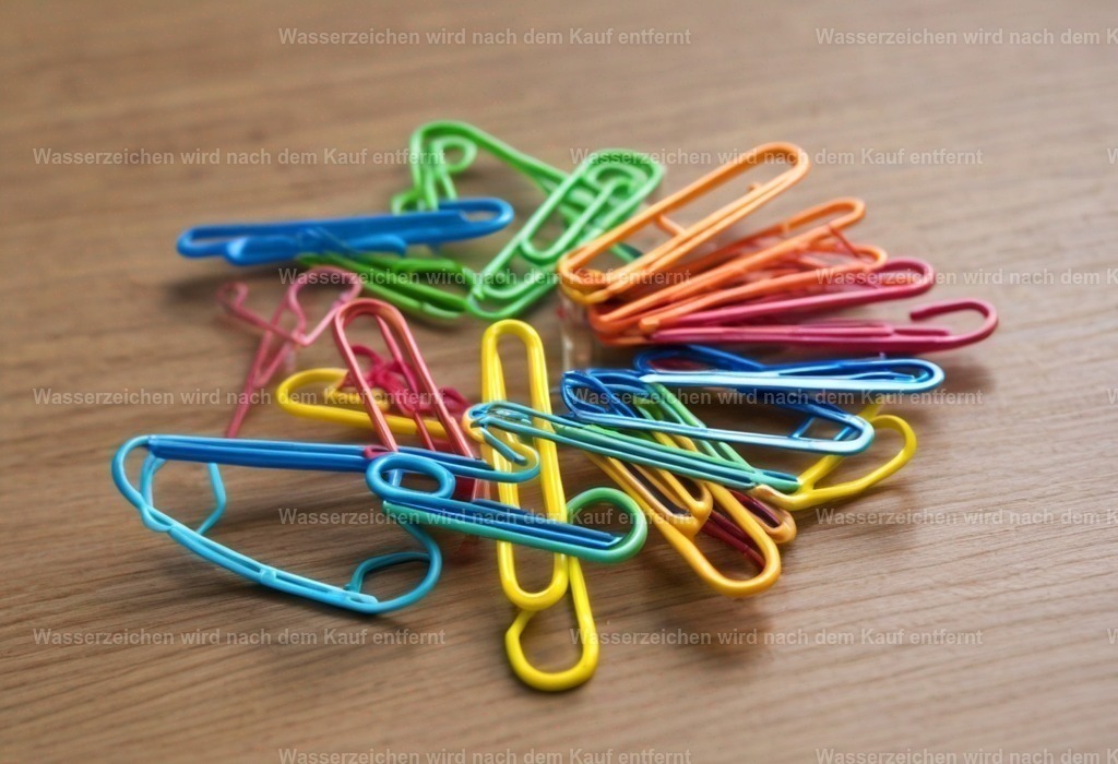 d9aa9a88-7140-4a6d-a228-aaf288ae0ae0_neuroflash-Paper_clips_1711711361 | Entdecken Sie die faszinierende Welt von Norbert Michels: Surreale Kunstwerke, hochwertige Fotos, Leinwandbilder & Fotoprodukte wie Tassen mit bild7 - Realisiert mit Pictrs.com