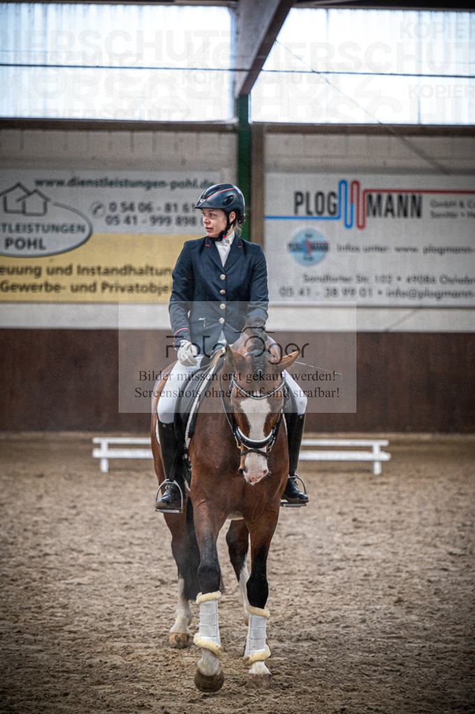 Hallenreittunier Voxtrup 2023 | Entdecke hochwertige Reitturnierfotos von Foto Oger. Professionell, emotional und authentisch – jetzt Lieblingsmomente im Shop bestellen.Deutschlandweite Turnierfotografie. - Realisiert mit Pictrs.com