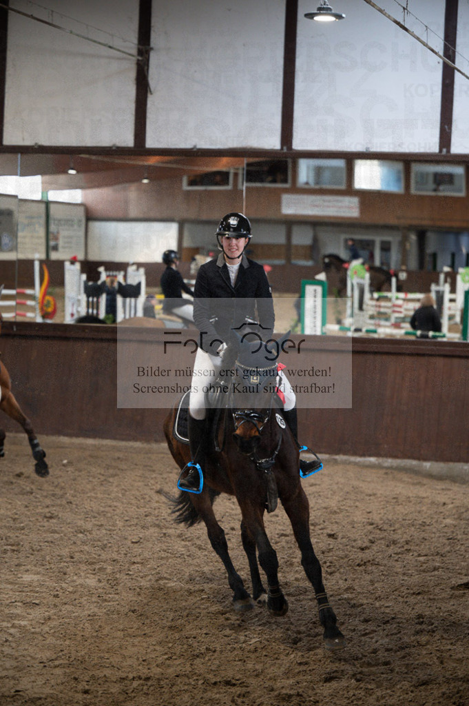 Hallenreittunier Voxtrup 2023 | Entdecke hochwertige Reitturnierfotos von Foto Oger. Professionell, emotional und authentisch – jetzt Lieblingsmomente im Shop bestellen.Deutschlandweite Turnierfotografie. - Realisiert mit Pictrs.com