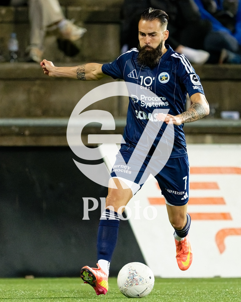 Challenge League - Etoile Carouge FC v FC Schaffhausen | during the Challenge League game between Etoile Carouge FC and FC Schaffhausen at Stade de la Fontenette in Carouge, Switzerland