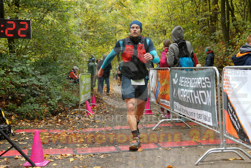251026_1315_EX1_2994 | Sportfotografie im Rhein-Sieg Kreis, Köln, Bonn, NRW, Rheinland Pfalz, Hessen, etc. Unser Tätigkeitsfeld umfasst den Laufsport vom Volkslauf über den Marathon, Duathlon, Triathon bis zum Ultralauf wie Kölnpfad Ultra oder Schindertrail.