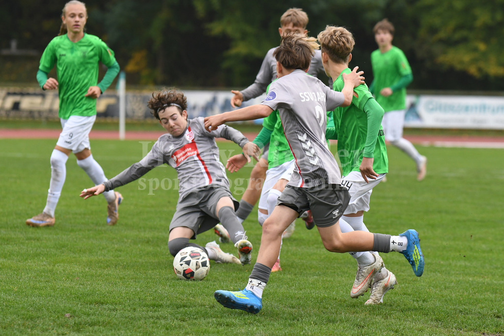 SpVgg GW U15 : Jahn Regensburg | Ha-Ri; Sportfotografie Ha-Ri; Sporfotografie Harry Rindler; Sport Deggendorf; Sportbilder Deggendorf; Sportfotos Deggendorf; Sportfotos Niederbayern; Sportbilder Niederbayern; Amateursport Niederbayern; Bayern;  - Realisiert mit Pictrs.com