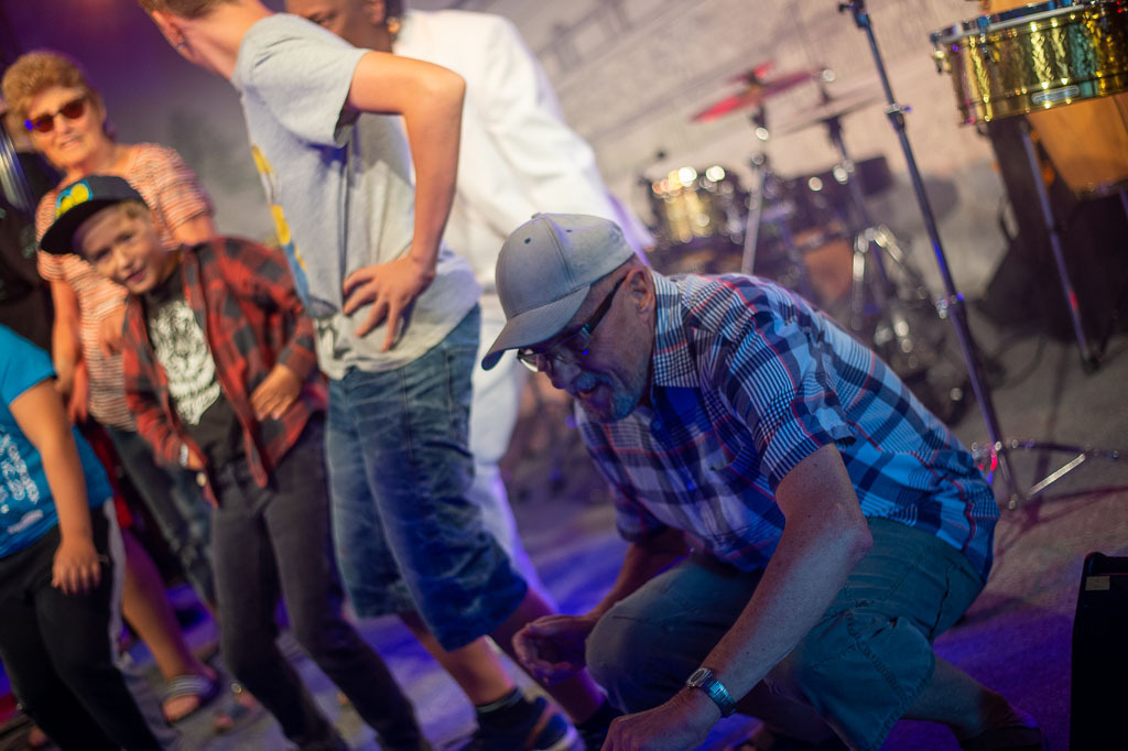 Summ Summ Salsa | Kinderkonzert Summ Summ Salsa mit Klazz Brothers & Cuba Percussion im Forte Belvedere Leisnig zum Festival Hallo Leisnig 2022. - Realisiert mit Pictrs.com