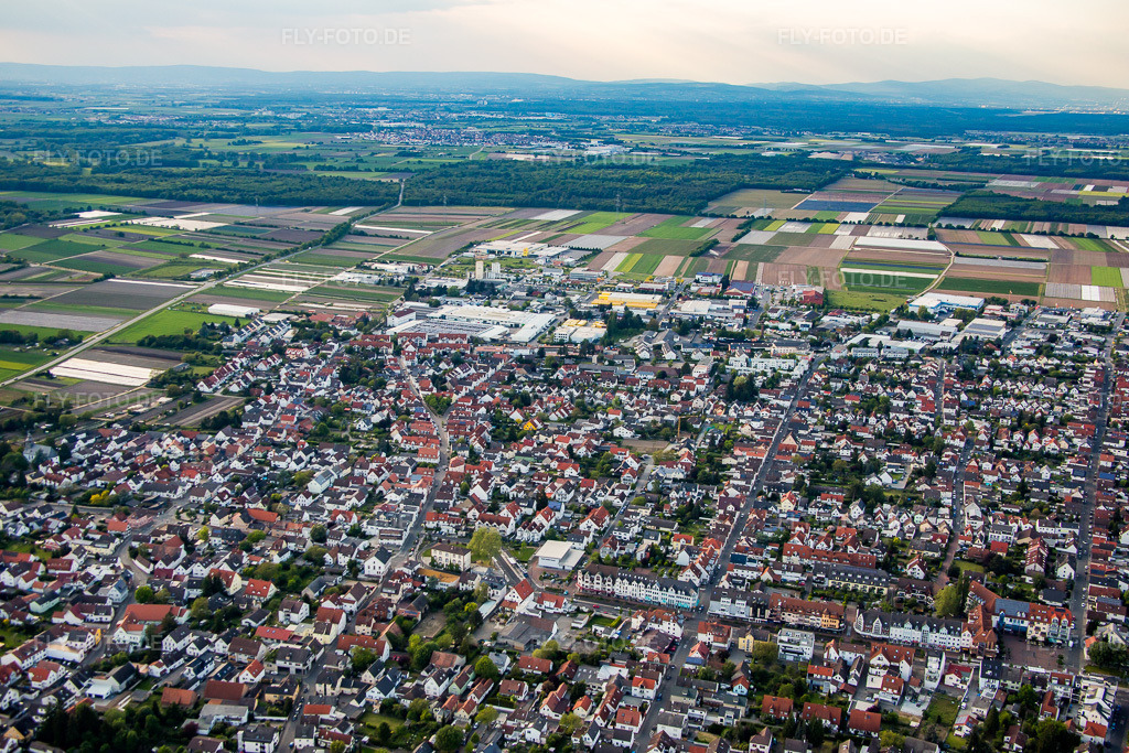 Luftbild: Ortsansicht von Süden in Griesheim im Bundesland Hessen in Deutschland. Foto: IMG_088440.jpg vom 17.05.2016 durch Werner Riehm/FLY-FOTO.de
