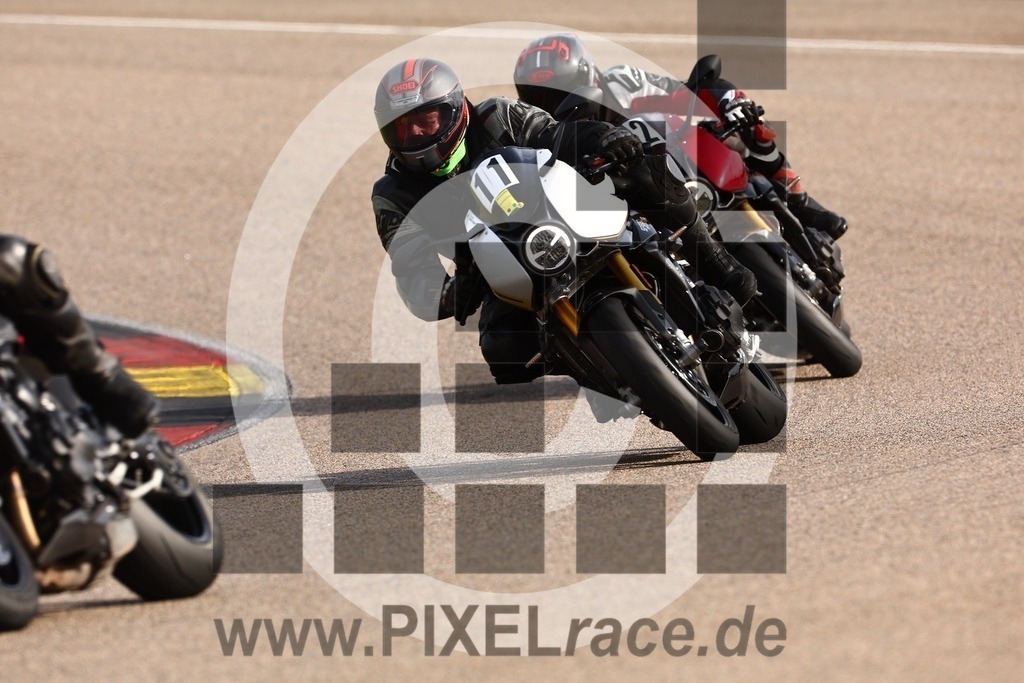 0011-20240822_00397 | Schöne Erinnerungen an spannende Momente - das festzuhalten ist unser Job. PIXELrace.de ist seit 2003 auf den Rennstrecken Europas unterwegs um die Action draußen beim Fahren und die wunderbare Stimmung imm Fahrerlager für euch einzufangen.