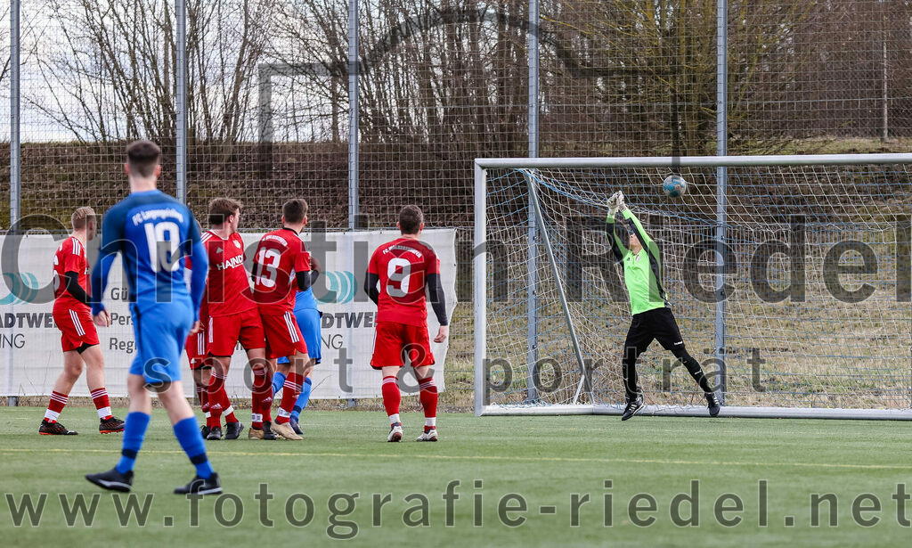 2024-02-24_088_FC_Langengeisling_gegen_FC_Walkertshofen | Erding, Deutschland, 24.02.2024:
Fußball, Bezirksliga Oberbayern Ost 2023 / 2024, Testspiel, FC Langengeisling gegen FC Walkertshofen, Endergebnis: 5:3

Christopher Börner (FC Walkertshofen, #13), Christian Brandl (FC Walkertshofen, #9), Torwart Michael Wehdanner (FC Walkertshofen, #1)

Foto: Christian Riedel / fotografie-riedel.net