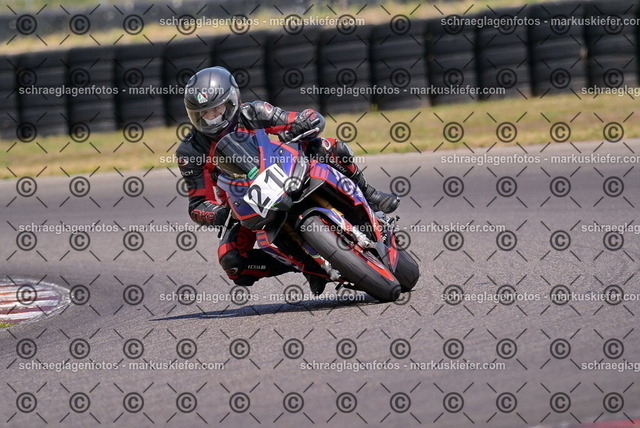 26bt05-1597 | markuskiefer.com - Realisiert mit Pictrs.com