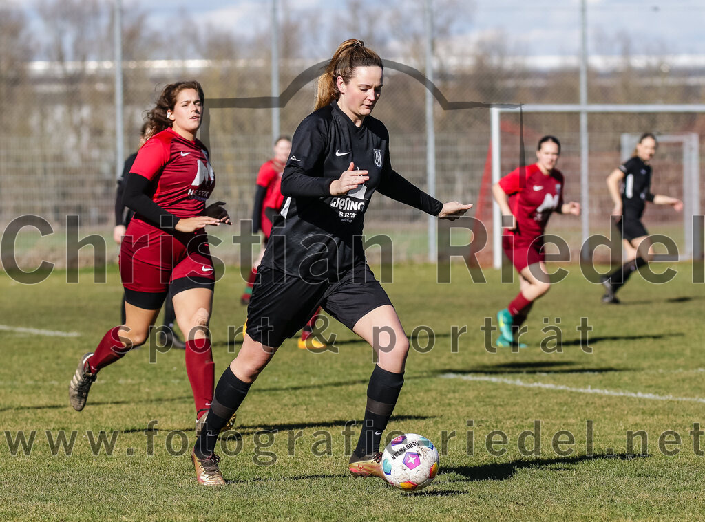 2024-02-25_010_FC_Schwaig_gegen_TSV_Eching | Oberding, Deutschland, 25.02.2024:
Fußball, Bezirksliga 2023 / 2024, Testspiel, FC Schwaig gegen TSV Eching, Endergebnis: 0:5

Emily Grund (TSV Eching, #17)

Foto: Christian Riedel / fotografie-riedel.net