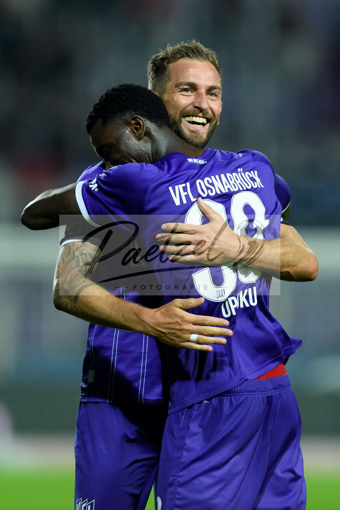 OSNVKO20210906_37 | Fussball, Herren: Marc Heider (VfL Osnabrueck) Torjubel, jubelt nach seinem Treffer zum 1:0 mit Aaron Opoku (VfL Osnabrueck) beim Spiel der 3. Liga zwischen VfL Osnabrueck und FC Viktoria Koeln im Stadion an der Bremer Bruecke am 06.09.2021 in Osnabrueck, Deutschland.DFB / DFL REGULATIONS PROHIBIT ANY USE OF PHOTOGRAPHS AS IMAGE SEQUENCES AND/OR QUASI-VIDEO. - Realisiert mit Pictrs.com