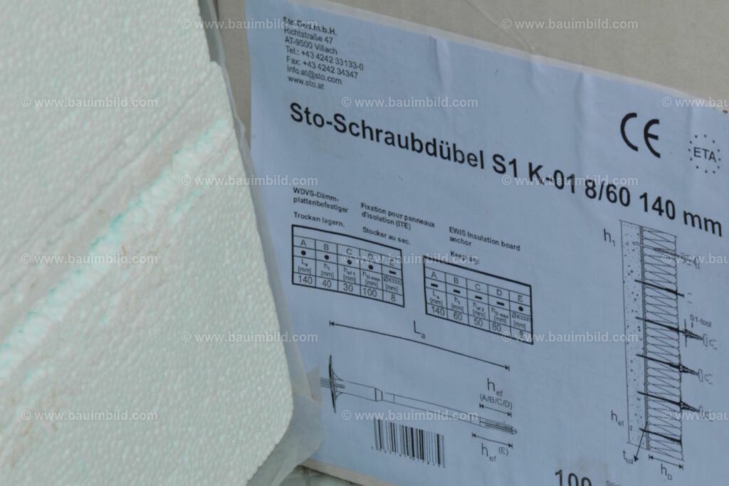 bib-lg18-putzarbeiten-0213 | Nach LV-Leistungsgruppen sortierte Detailfotos über den Bau eines Hauses. Alle Hausbau-Bilder direkt vom Urheber und Autor der Website Haus-Selber-Bauen.com