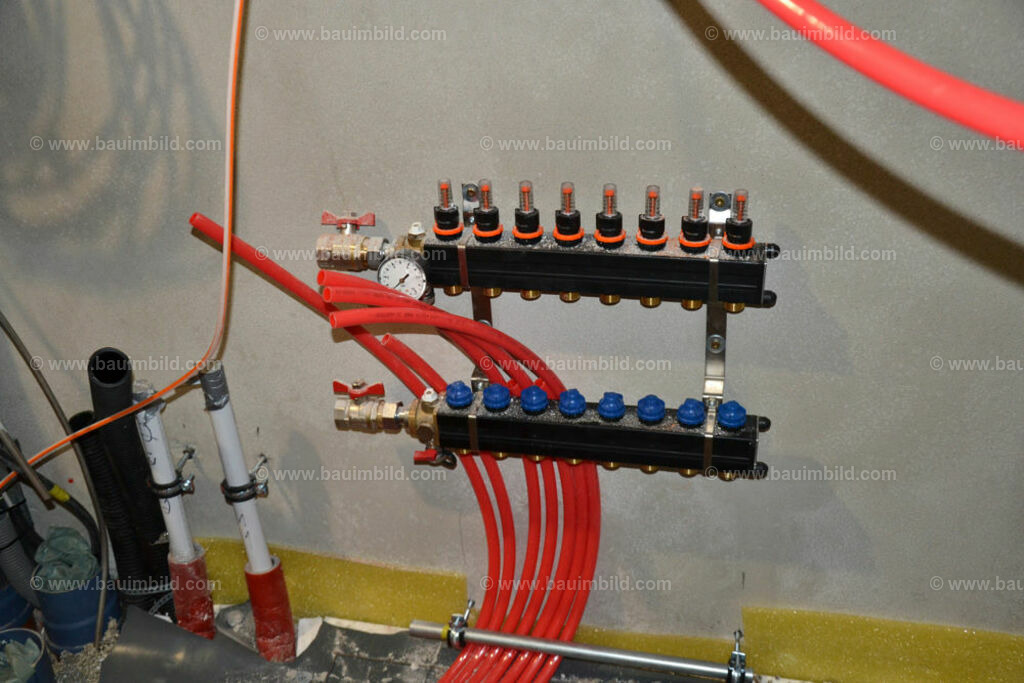 bib-lg16-heizung-0059 | Nach LV-Leistungsgruppen sortierte Detailfotos über den Bau eines Hauses. Alle Hausbau-Bilder direkt vom Urheber und Autor der Website Haus-Selber-Bauen.com
