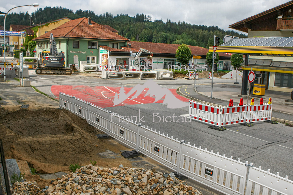 993T0301 | Vollsperrung der Kreuzung an der Pfefferbrauerei Zwiesel, Juni 2024