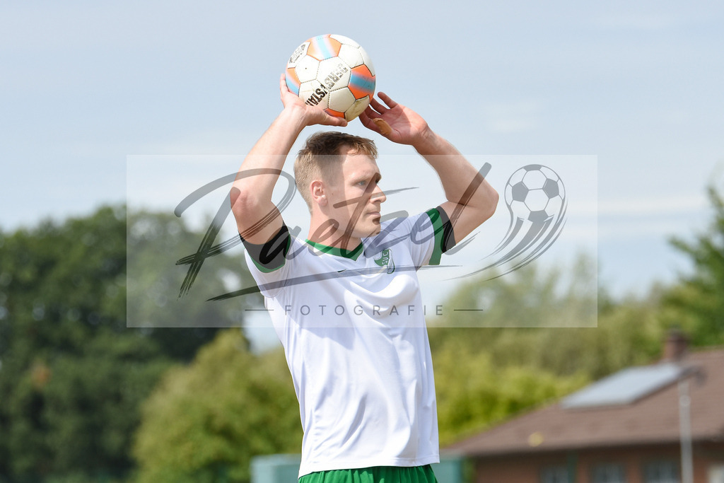 20180812_OHRBEL_0017 | Fußball, Herren:   beim Spiel der 1. Kreisklasse zwischen SV Ohrbeck vs. SVC Belm-Powe II am 12.08.2018 an der Hüggelkampfbahn in Ohrbeck-Hasbergen, Deutschland.(Foto von Nico Paetzel) - Realisiert mit Pictrs.com