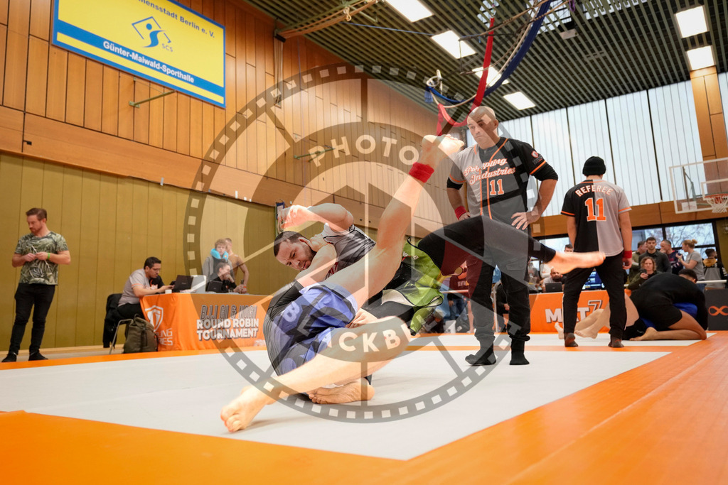 20231125PBB6815 | Fighters compete during the Grappling Industries Jiu-jitsu Championship in Berlin, Germany, on November 25, 2023.