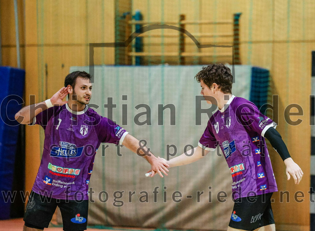 2024-01-27_034_SpVgg_Altenerding_gegen_TV_Altoetting | Erding, Deutschland, 27.01.2024:
Handball, Bezirksoberliga Männer 2023 / 2024, 13. Spieltag, SpVgg Altenerding gegen TV Altötting, Endergebnis: 30:28

Simon Rüdiger (SpVgg Altenerding, #7), Tim Steininger (SpVgg Altenerding, #10)

Foto: Christian Riedel / fotografie-riedel.net