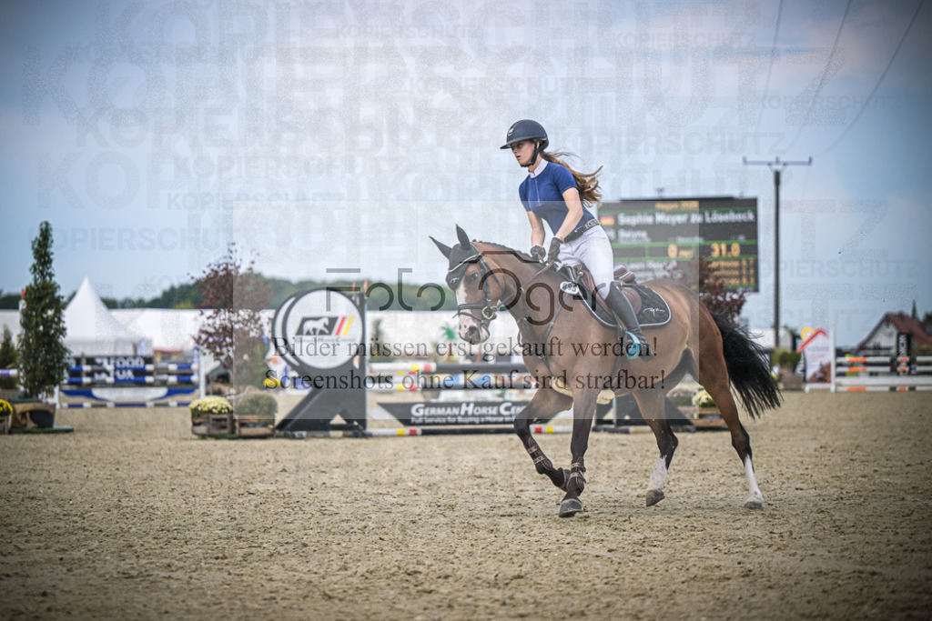 DOS_4621 | Entdecke hochwertige Reitturnierfotos von Foto Oger. Professionell, emotional und authentisch – jetzt Lieblingsmomente im Shop bestellen.Deutschlandweite Turnierfotografie. - Realisiert mit Pictrs.com