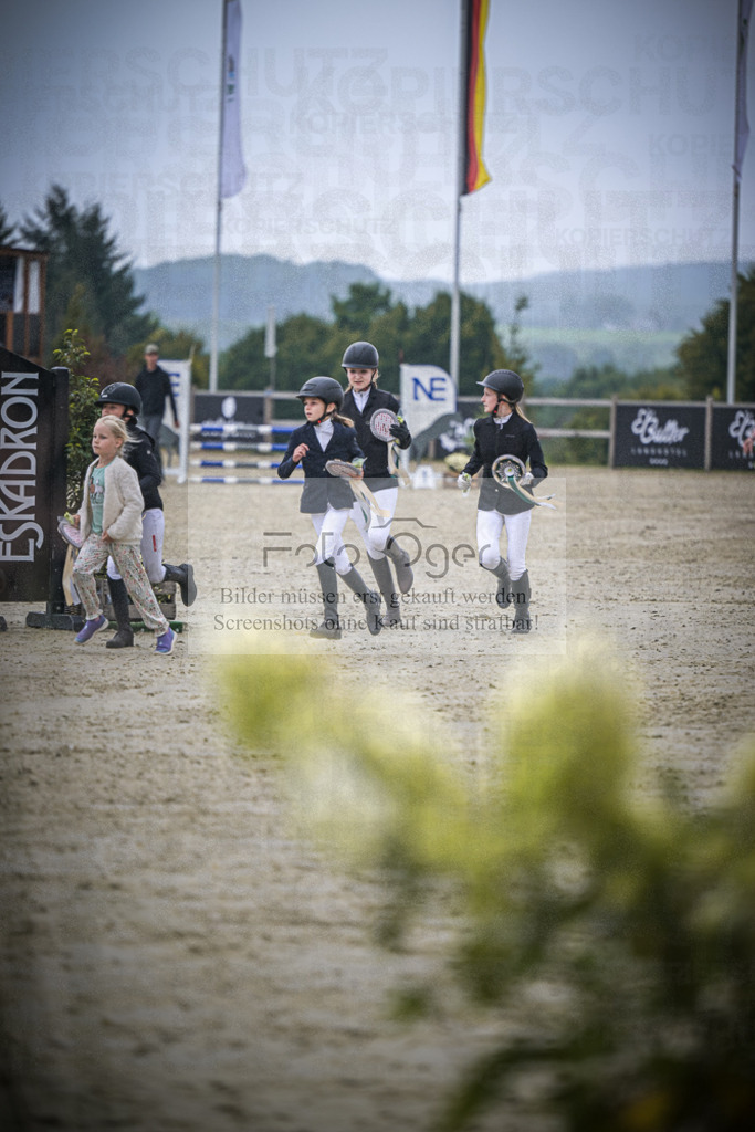 DOS_0171 | Entdecke hochwertige Reitturnierfotos von Foto Oger. Professionell, emotional und authentisch – jetzt Lieblingsmomente im Shop bestellen.Deutschlandweite Turnierfotografie. - Realisiert mit Pictrs.com