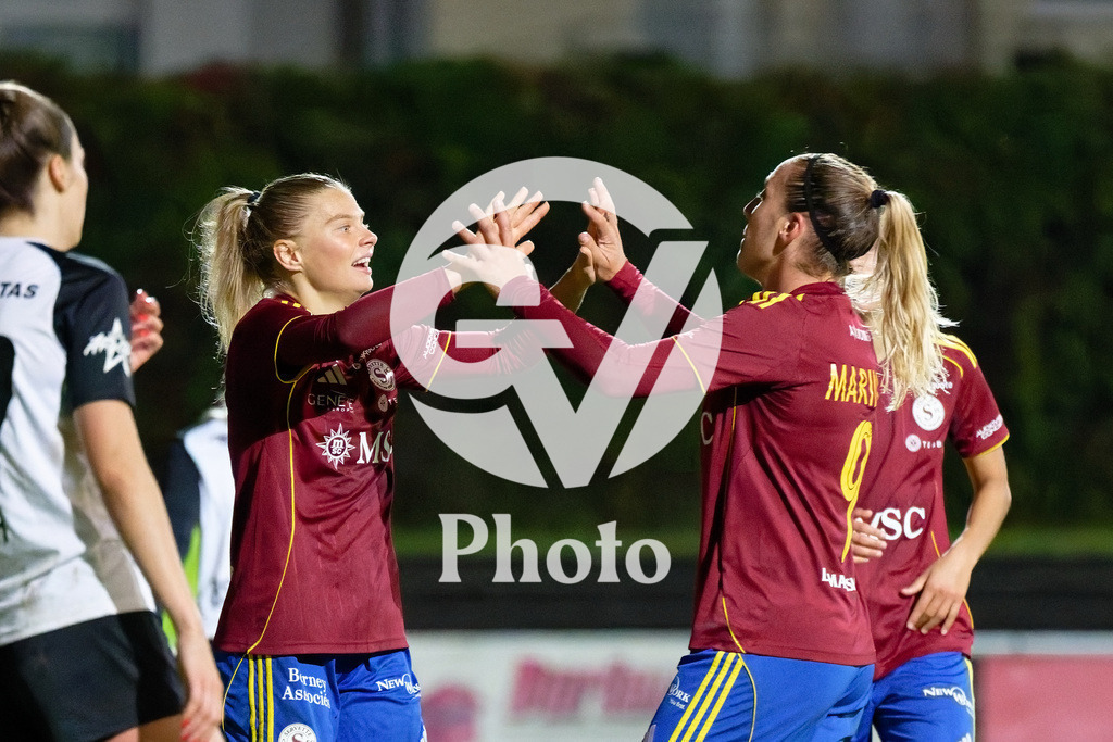 DZ8_7341_c | Switzerland: AXA Womens Super League 2025/26, Servette FC Chenois Feminin vs FC Aarau Frauen - Stade des Trois-Chene, Chene-Bourge: celebrates after scoring her team's fourth goal with teammate Gloria Marinelli (9 Servette FC Chenois Feminin) 