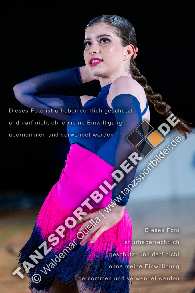 20250503-00520 | Hier finden Sie Tanz Bilder vom Latein und Standard Formationen tanzen. Sportbilder vom Tanzsport. Schöne Fotos und von Weltmeisterschaft, Europameisterschaft, Bundesliga, Regionalliga, Oberliga und Landesliga sowie von GOC Stuttgart, DanceComp, WM Bremen