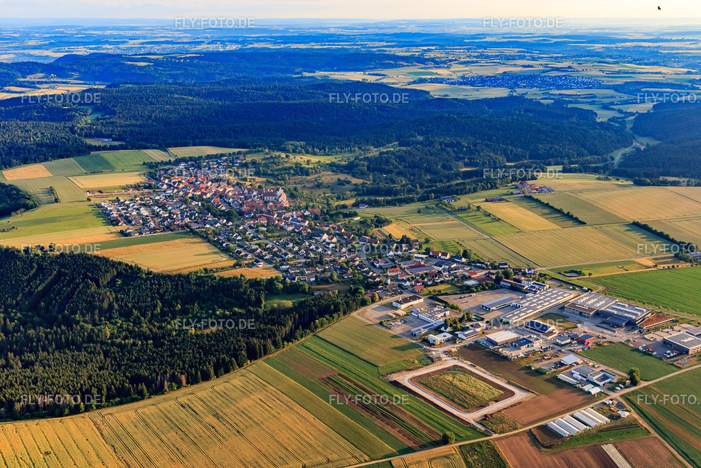 Ortsansicht aus Süden | Luftbild: Ortsansicht aus Süden im Ortsteil Binsdorf in Geislingen im Bundesland Baden-Württemberg in Deutschland. Foto: IMG_148838.jpg vom 28.06.2025 durch ©2025 Werner Riehm fly-foto.de/copyright - Realisiert mit Pictrs.com