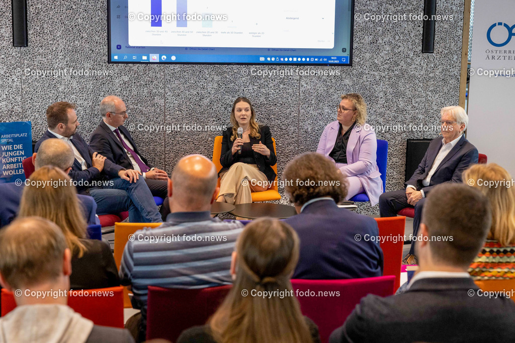 BKAÄ-Enquete_ JKU Med Campus I_ 10.05.2023-23 | 10.05.2023, Linz, AUT, JKU medLOFT, Arbeitsplatz Spital, wie die Jungen künftig arbeiten wollen, im Bild Michael Sacherer (Präsident der Ärztekammer Steiermark), Bernd Lamprecht (Primar, Vorstand der Klinik für Lungenheilkunde am Kepler Universitätsklinikum), Cornelia Sitter (Turnusärztin in Steyr), Nicole Sophie Brunner (Vorsitzende der ÖH-Med Wien), Reinhold Popp (Univ. Prov., Zukunftsforscher)