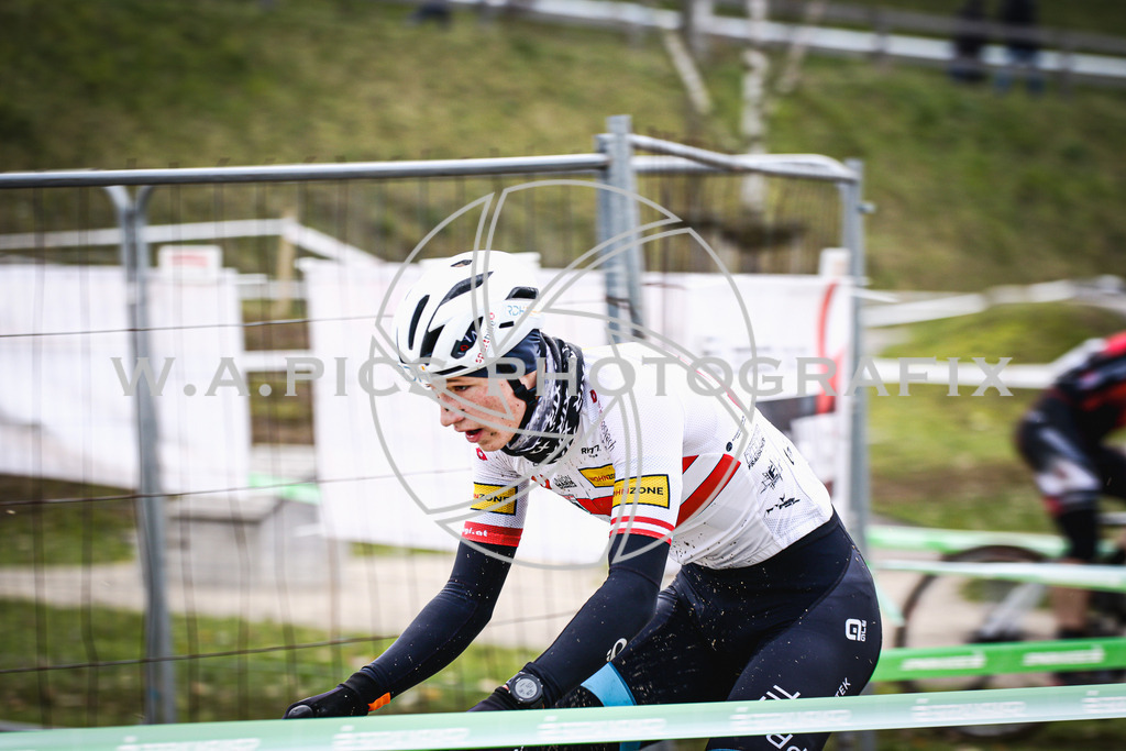 ..... | AUSTRIA, 24.11.24, 3.Radquerfeldein GP um das Sportzentrum Gunskirchen Image shows: Photo: Wapics / Andreas Willdoner