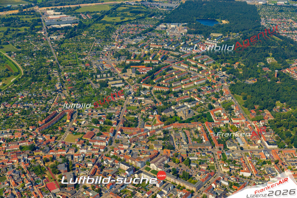 Übersichts Bild Wittenberge - Die Luftaufnahme wurde 2025 vom UL-Flugzeug heraus erstellt ( keine Drohnenaufnahme ) - Hochauflösende Luftaufnahme - für Wandbilder und großformatige Ausdrucke geeignet. Das besondere Geschenk!Hier alle&nbsp;Infos zur Lizenzierung der LuftaufnahmeWir fliegen auch dieses Jahr wieder in Ihre Region um Luftbilder zu erstellen.- Luftbild anfragen