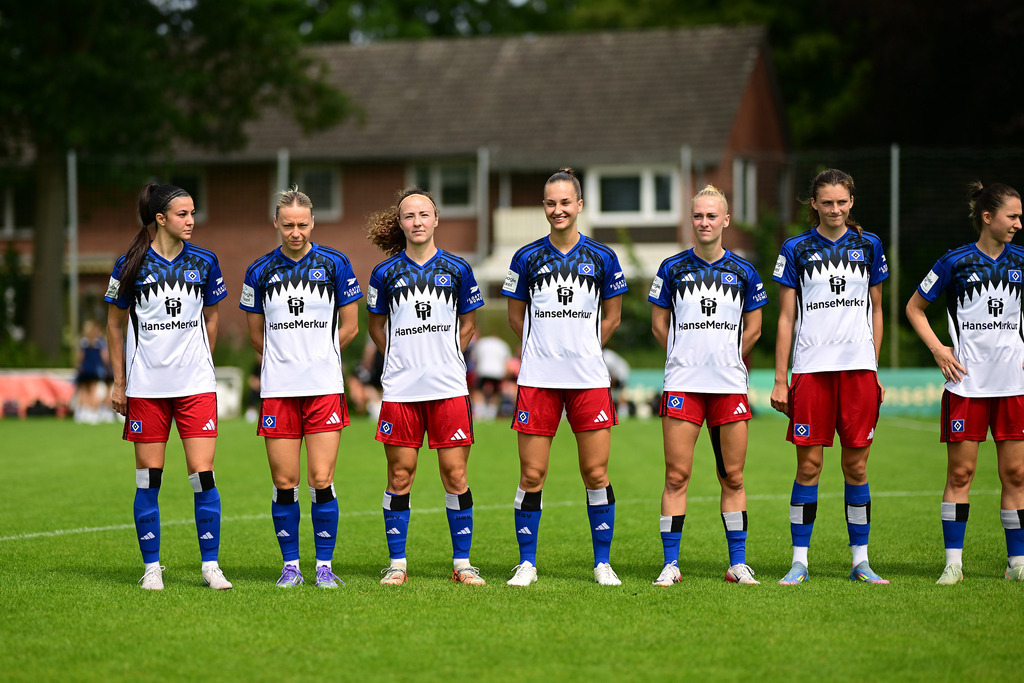 Fußball I Frauen I Saison 2025-2026 I Testspiel I Hamburger SV - Holstein Kiel | Der Sportfotograf. - Realisiert mit Pictrs.com