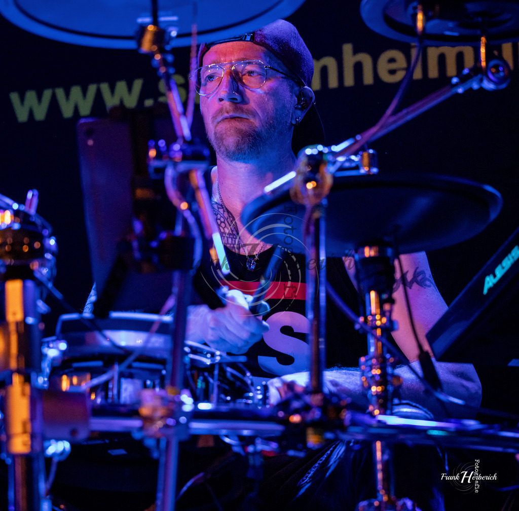 Stammheim "Tribute To Rammstein" Erlenbach 25.04.2026 | Frank Herberich Fotografie, Frank Herberich, Fotografie, Hochzeit, Portrait, St. Peter Ording, Ording, Westerhever, Nordsee, Frank Fotografie, Hardheim,  Odenwald,Walldürn, Band,Eventfotografie - Realisiert mit Pictrs.com