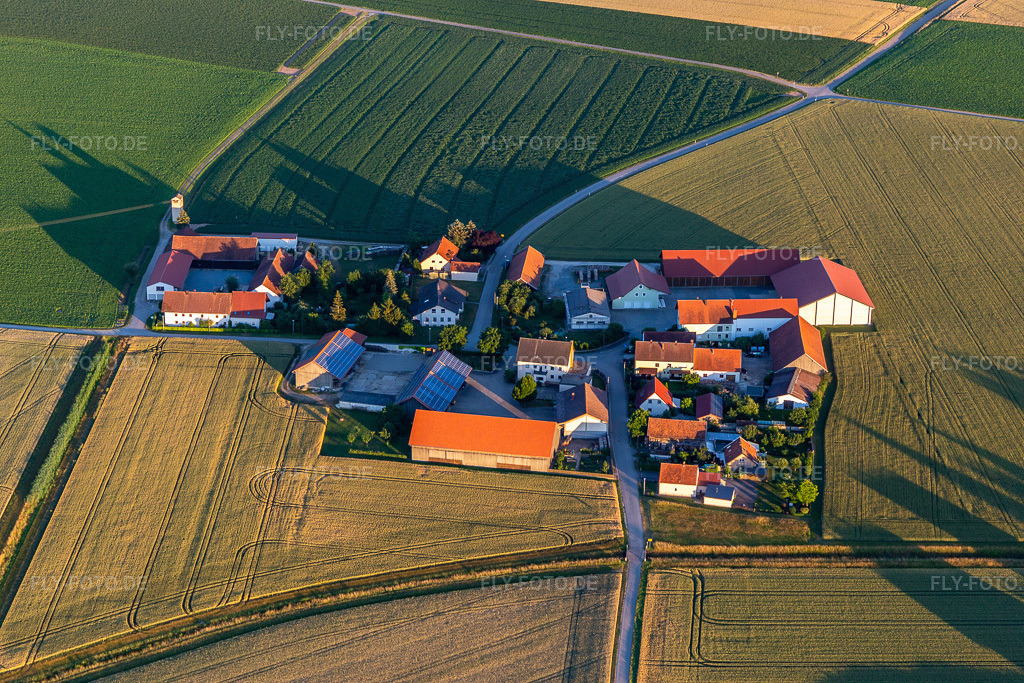 Luftbild: Ehring im Ortsteil Ehring in Riekofen im Bundesland Bayern in Deutschland. Foto: IMG_133321.jpg vom 03.07.2022 durch Werner Riehm/FLY-FOTO.deGemeinde Riekofen | Gemeinde Riekofen
