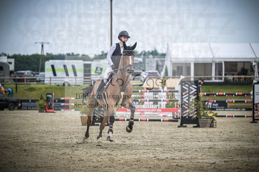 DOS_1530 | Entdecke hochwertige Reitturnierfotos von Foto Oger. Professionell, emotional und authentisch – jetzt Lieblingsmomente im Shop bestellen.Deutschlandweite Turnierfotografie. - Realisiert mit Pictrs.com