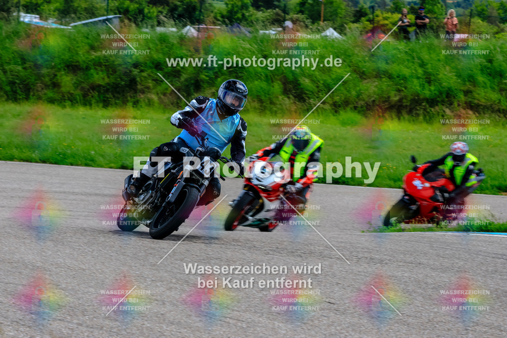 MotoTeam-9948 | Hier findet Ihr Bilder von Touristenfahrten auf der Nürburgring Nordschleife oder von anderen Veranstaltungen die ich besucht habe. Viel Spass beim Durch Schauen 