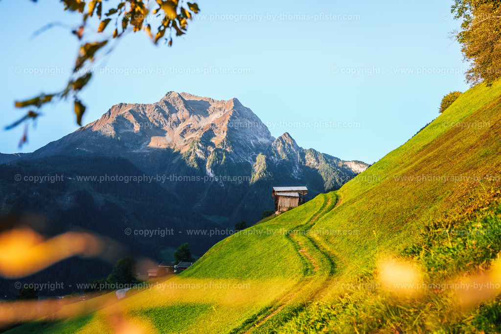 Astegg Herbst Blick zum Grünberg copyright  Thomas Pfister-2 | PHOTOGRAPHY BY THOMAS PFISTER