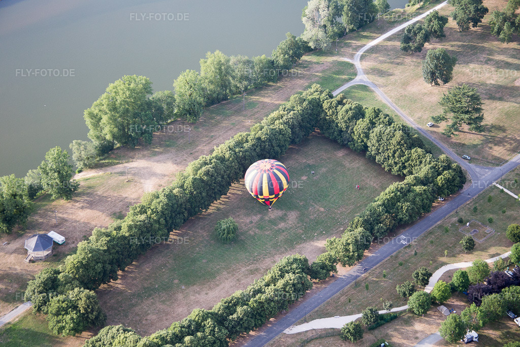 Luftbild: Ortsansicht in Amboise im Bundesland Indre-et-Loire in Frankreich. Foto: IMG_082353.jpg vom 20.06.2015 durch Werner Riehm/FLY-FOTO.de