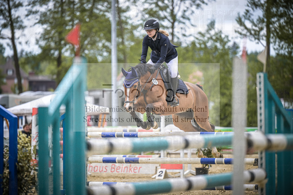 DOS_8912 | Entdecke hochwertige Reitturnierfotos von Foto Oger. Professionell, emotional und authentisch – jetzt Lieblingsmomente im Shop bestellen.Deutschlandweite Turnierfotografie. - Realisiert mit Pictrs.com