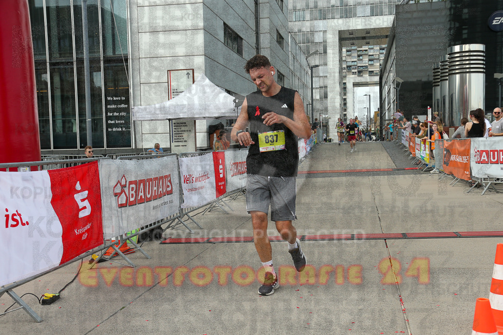 250920_1520_EX1_8930 | Sportfotografie im Rhein-Sieg Kreis, Köln, Bonn, NRW, Rheinland Pfalz, Hessen, etc. Unser Tätigkeitsfeld umfasst den Laufsport vom Volkslauf über den Marathon, Duathlon, Triathon bis zum Ultralauf wie Kölnpfad Ultra oder Schindertrail.