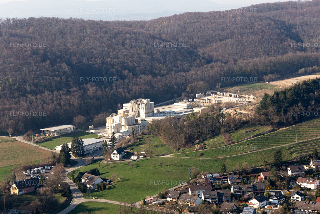 Luftbild: Steinbruch Knauf Marmorit in Bollschweil im Bundesland Baden-Württemberg in Deutschland. Foto: IMG_112994.jpg vom 22.03.2019 durch Werner Riehm/FLY-FOTO.de